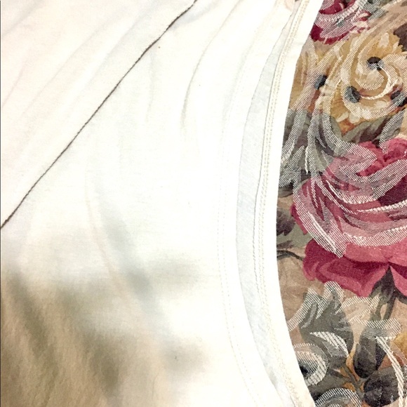 “Graphic” Tank Tee Skull - Picture 6 of 9